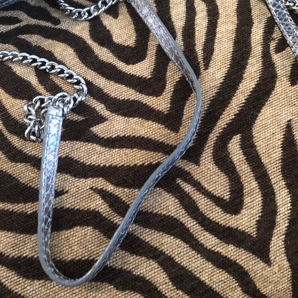 Banana Republic Crossbody - Picture 4 of 8